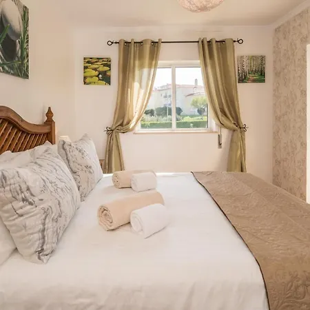 Two Bedroom Ground Floor Olhos De Agua Lejlighed *